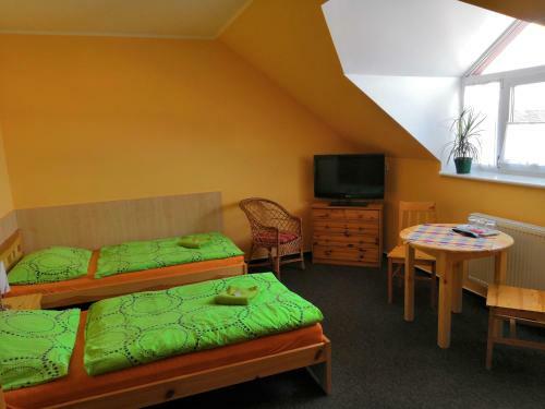 Hostal Restaurace - Penzion Bavorsk� Dv?r
