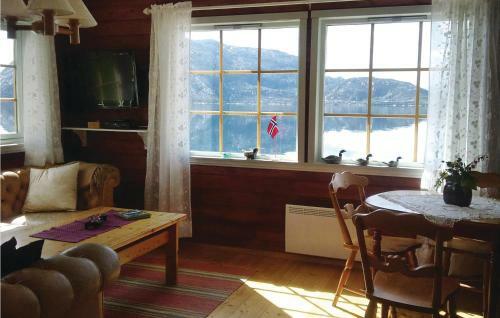 Holiday Home Hyllestad Lifjorden II