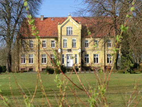 Dom�ne Neu Gaarz Hostel