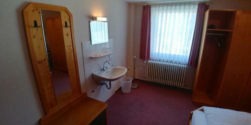 Hotel Bad Bruckhaus / Viaschweiz