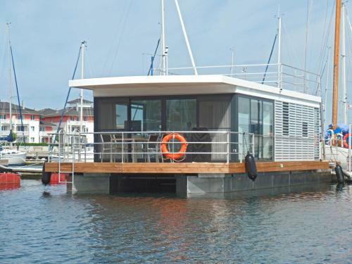 Floating 44 Boltenhagen
