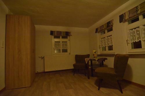 Hostal Traditionsgasthof Zum Luedertal