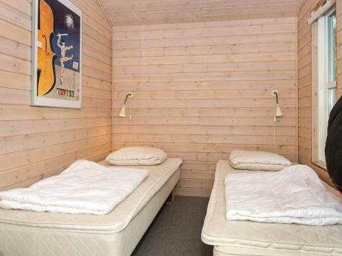 Four-bedroom Holiday Home In Glesborg 15