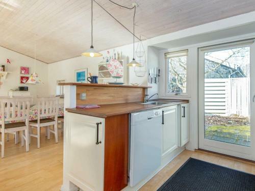 Three-bedroom Holiday Home In Glesborg 5