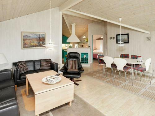 Three-bedroom Holiday Home In Otterup 6