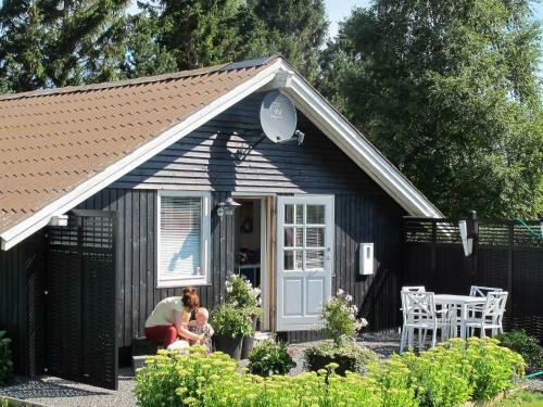 Three-bedroom Holiday Home In Stubbek�bing