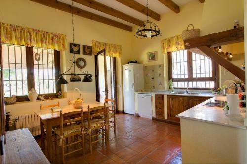Dehesilla De Algar Villa Sleeps 8