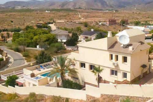 El Mojon Villa Sleeps 8 Air Con Wifi