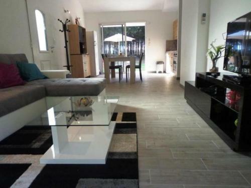House Le G�te Du Tanon