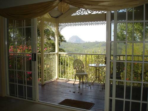 Lodge Cooroy Country Cottages