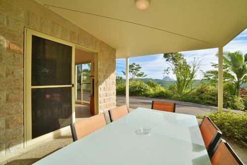 Lodge Cooroy Country Cottages