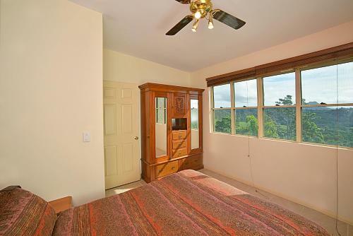 Lodge Cooroy Country Cottages