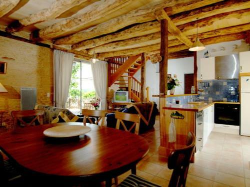 Saint-avit-de-vialard Villa Sleeps 6 Pool Wifi