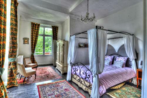 Hostal Ch�teau De Blavou Normandie