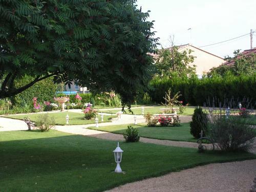 Hotel H�tel C�t� Jardin