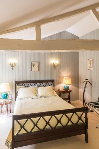 Hotel Logis Les Pigeons Blancs
