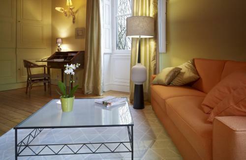 Hostal Demeure Des Monts D'or