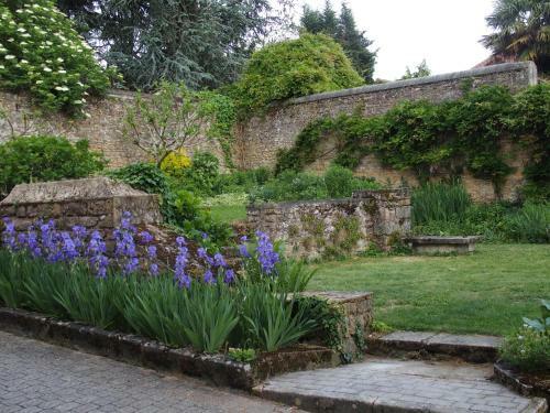 Hostal Demeure Des Monts D'or