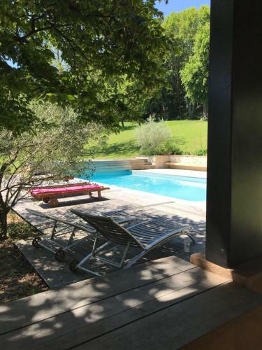 Hostal Demeure Des Monts D'or