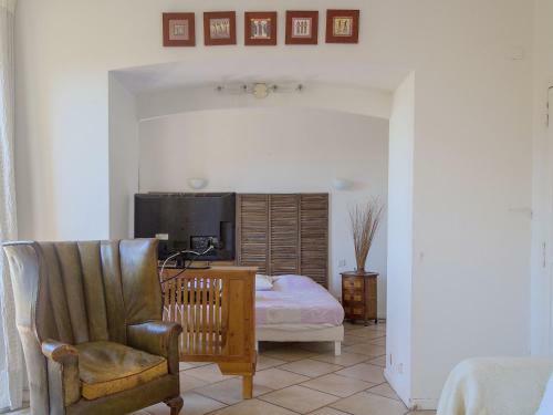 Sprawling Mansion In Frejus With Swimming Pool