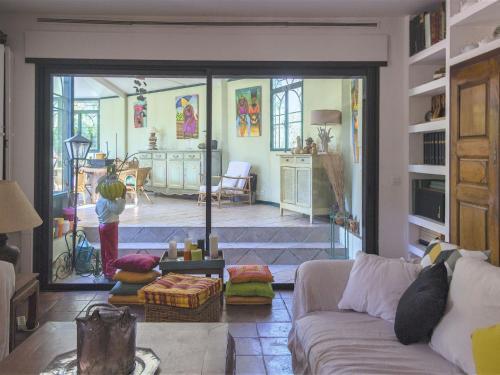 Sprawling Mansion In Frejus With Swimming Pool