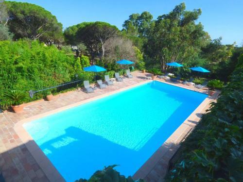 Sprawling Mansion In Frejus With Swimming Pool