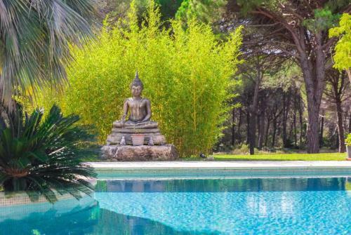 Puget-sur-argens Villa Sleeps 8 Wifi