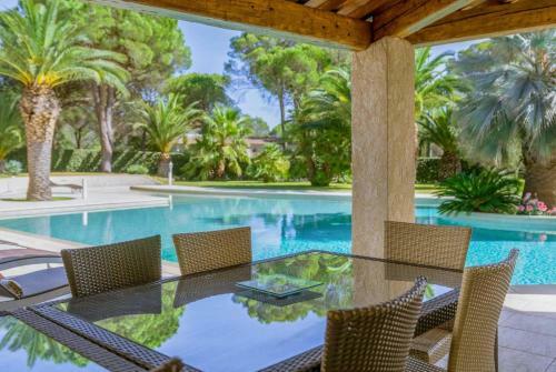 Puget-sur-argens Villa Sleeps 8 Wifi