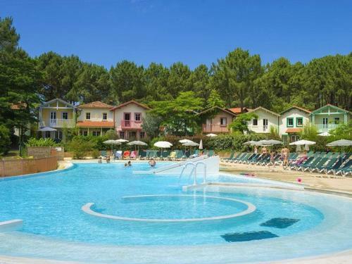 Maison Jumel�e Dans Residence Avec Piscine - 317
