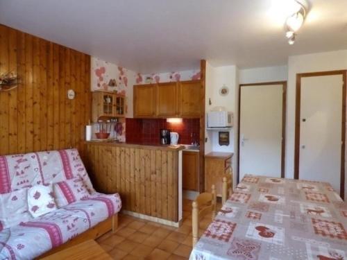 Apartment Arolles 2
