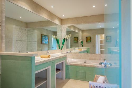 Les Baux De Provence Villa Sleeps 10 Pool Wifi