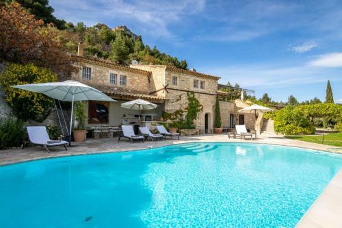 Les Baux De Provence Villa Sleeps 10 Pool Wifi