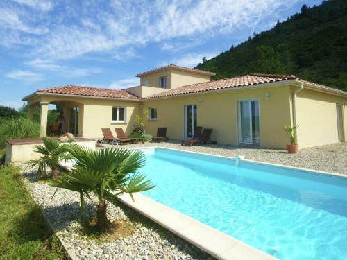 Luxurious Villa With Private Pool In Les Vans