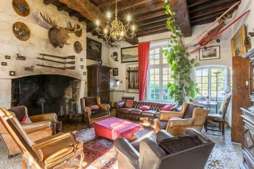 Liorac-sur-louyre Villa Sleeps 11 Pool Wifi