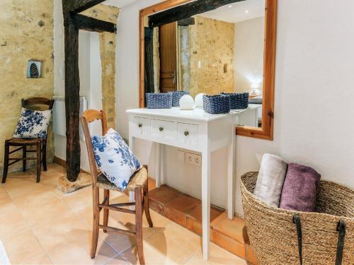 French Mansion In Aquitaine With Private Terrace