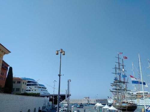 Apartamento Cosy Flat On Nice Lympia Harbor