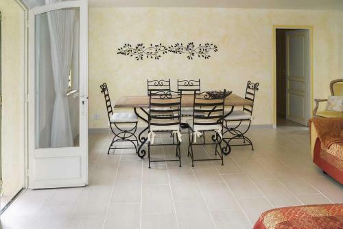 Saint-cezaire-sur-siagne Villa Sleeps 4 Air Con