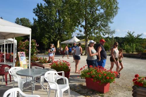 Camping Les Etangs De Plessac