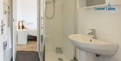 Hazel 2 - Standard Plus One Bed Apartment On Private Estate