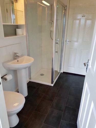 Hazel 3 - Standard Plus One Bed Apartment On Private Estate