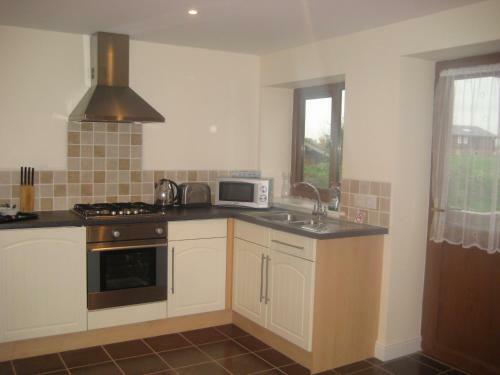 Poplars 2 - Standard Two Bedroom Apartment On Private Estate