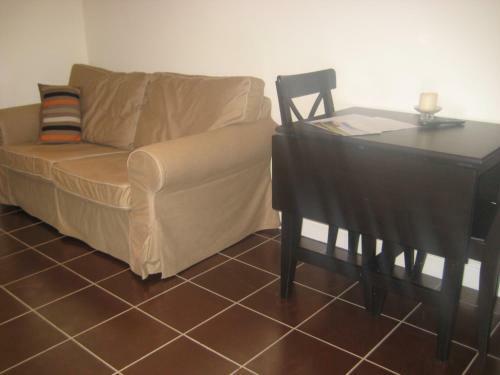 Poplars 2 - Standard Two Bedroom Apartment On Private Estate
