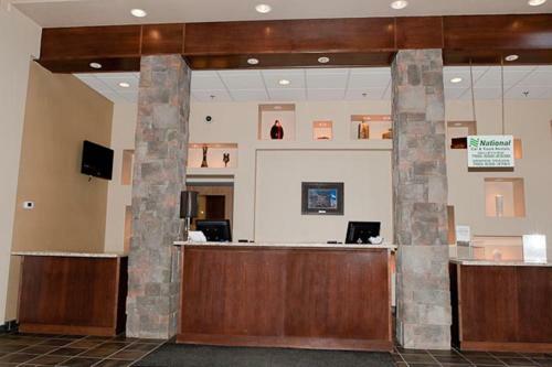 Hotel Paradise Inn And Suites
