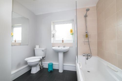 Queensland Lodge (6 Beds, Sleeps 8)
