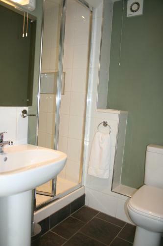 Hostal Dalkeith Five Bedroom House