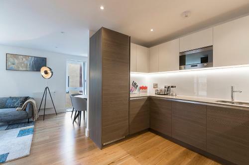 Colindale 3 Bed Luxury Apartment