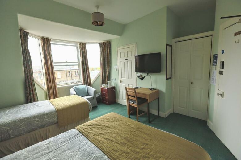 Hostal Airdenair Guest House