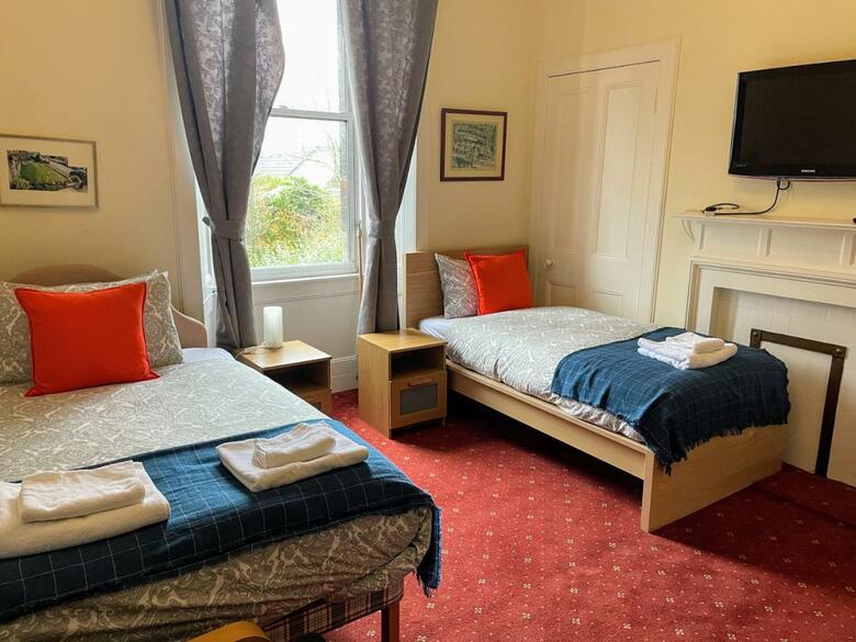 Hostal Airdenair Guest House