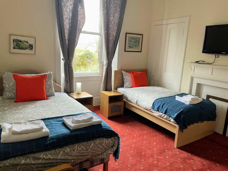 Hostal Airdenair Guest House