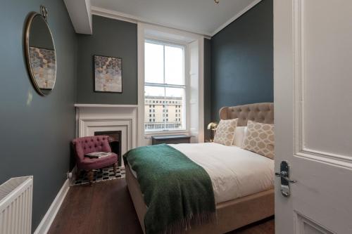 1 Bedroom Apartment In The West End Sleeps 4